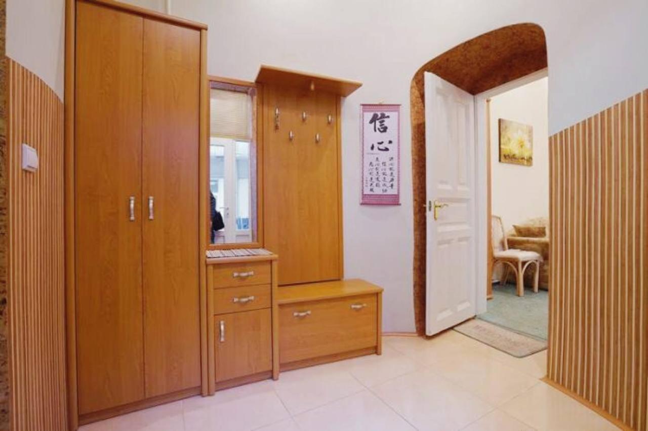 Apartment Veronica In Center Lviv Exterior foto